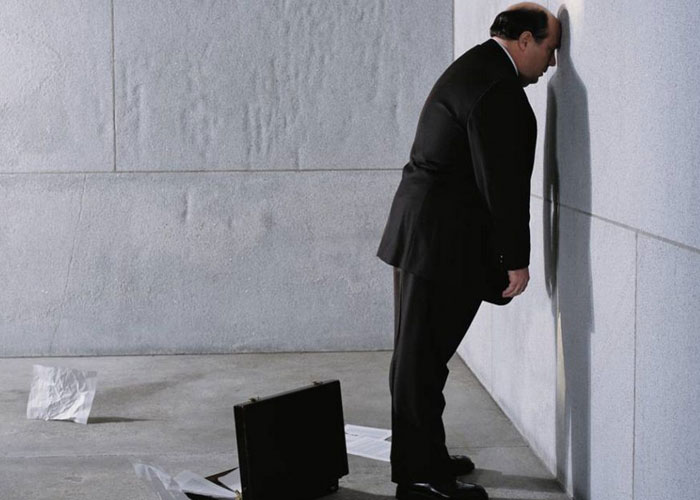 головой об стену головой об стену